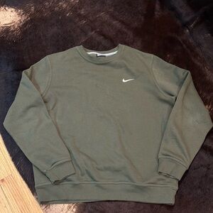 Nike Men's Green sweatshirt